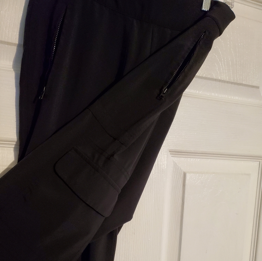 Athleta Solid Black Chelsea Cargo Pants 4, 6 - Picture 5 of 9
